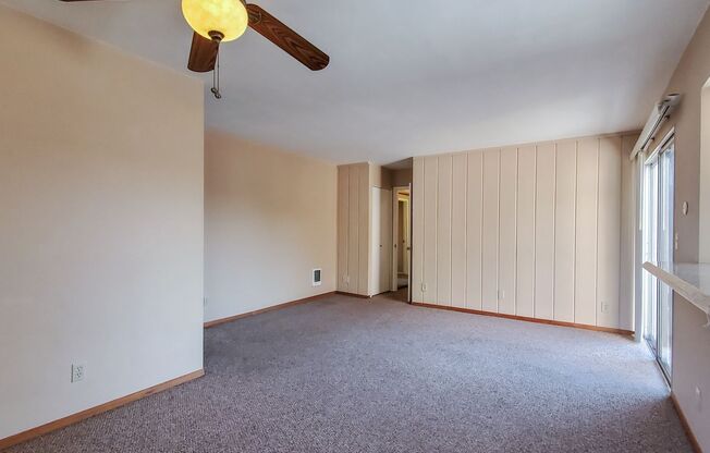 Clairemont Mesa East - Spacious 1 Bedroom 1 Bath with Office/Study Space and Private Balcony - Upper Level