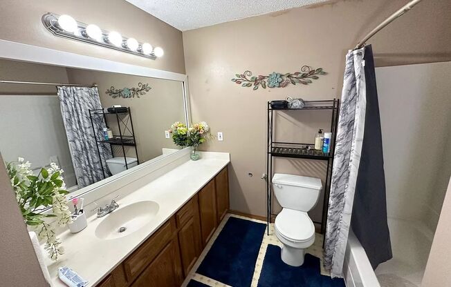 awesome 2 bedroom townhouse in blaine!