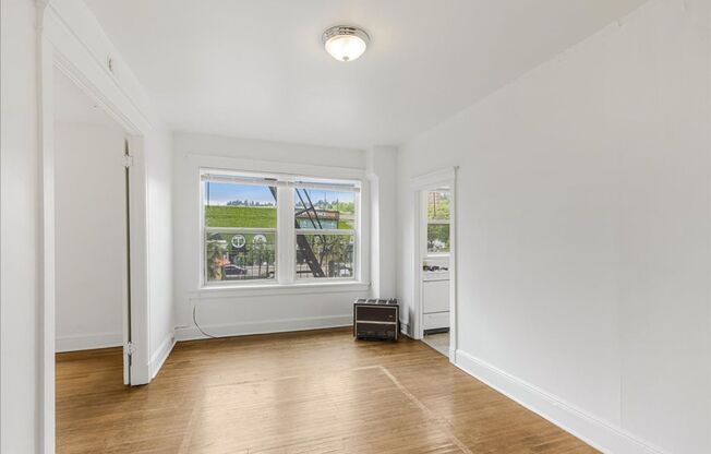1 bed, 1 bath, 579 sqft, $1,200, Unit 206