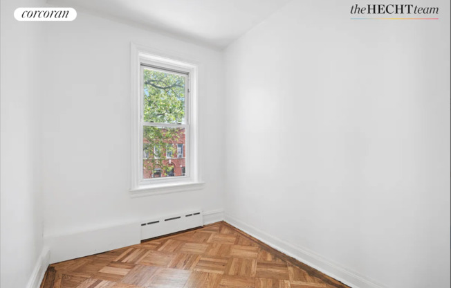216 E 93 ST