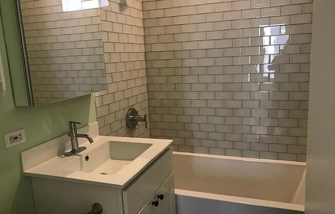 3471 N KEDZIE AVE
