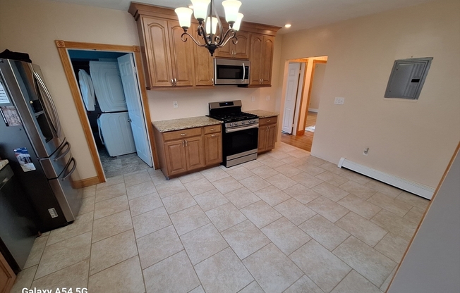 3 beds, 1 bath, 1,000 sqft, $3,600, Unit 2