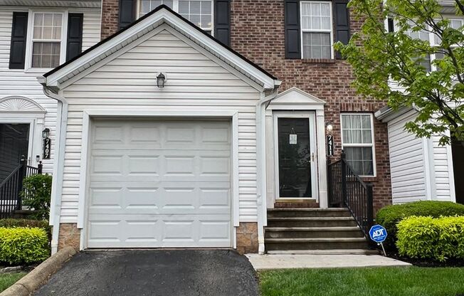 Beautiful Worthington Townhome!!