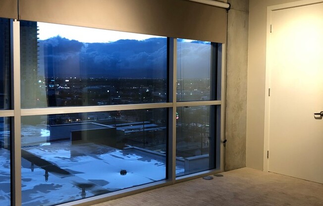 2 beds, 2 baths, $2,600, Unit Unit 909