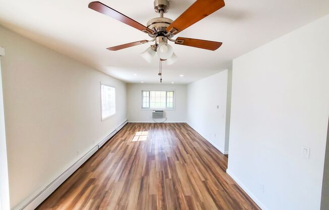 2 beds, 1 bath, 1,027 sqft, $1,299, Unit 5-207