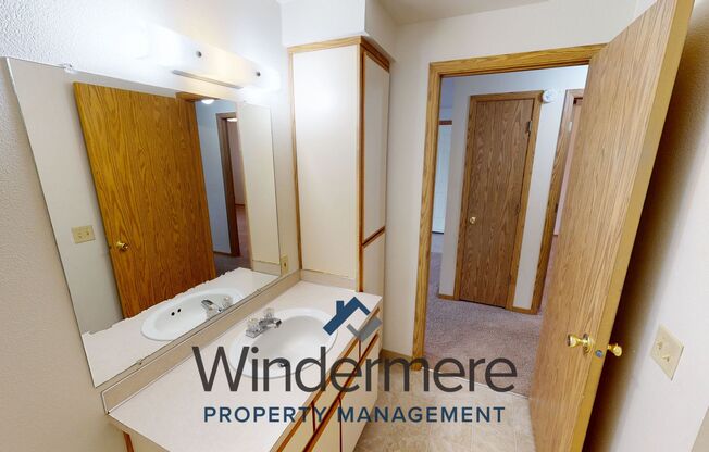 2 beds, 1 bath, 782 sqft, $1,095, Unit 16