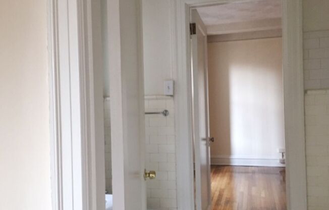 1 bed, 1 bath, 550 sqft, $1,400, Unit 403