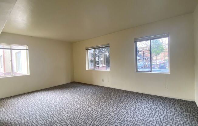 2 beds, 1 bath, 689 sqft, $1,325, Unit 102B