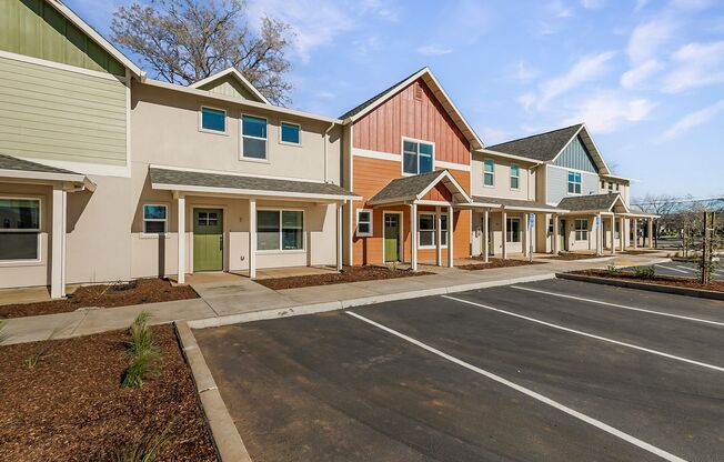 Floral East Apartment Homes