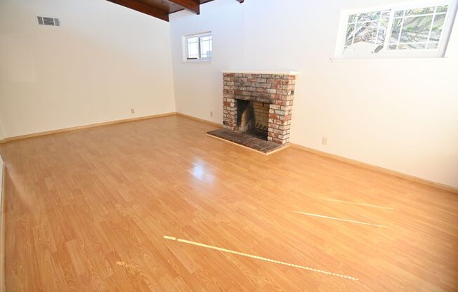 Central Santa Clara Location, 3/2 with AC