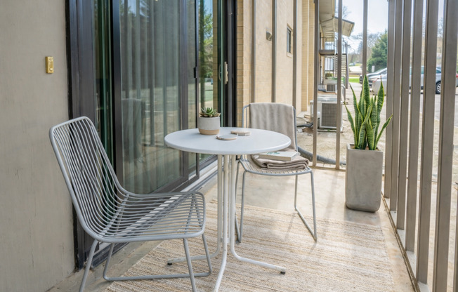 2 beds, 1 bath, 836 sqft, $1,340, Unit 1532-C