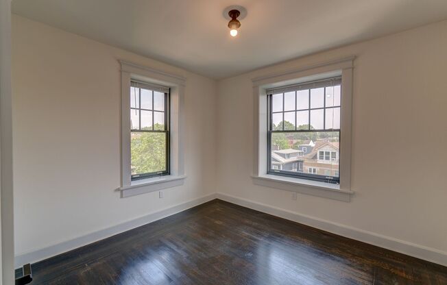 3 beds, 2 baths, 736 sqft, $2,995, Unit 41