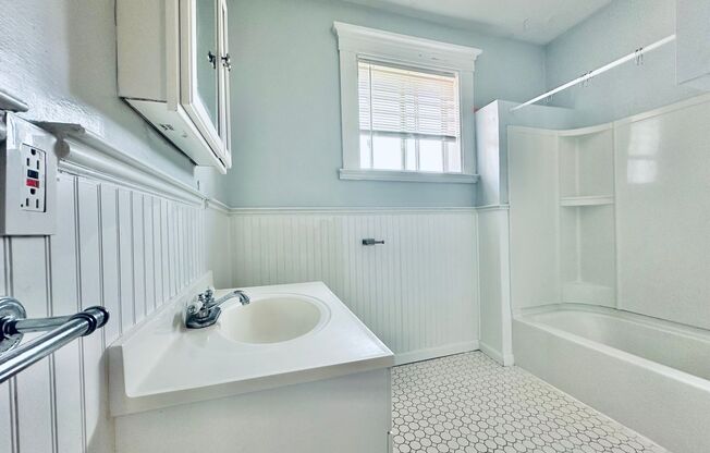 Studio, 1 bath, 395 sqft, $1,295, Unit 109-4