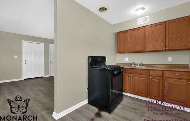 1 bed, 1 bath, 585 sqft, $675, Unit 2033 B