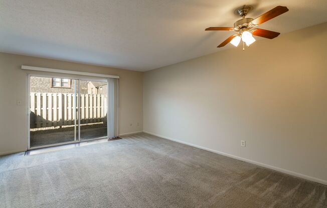 2 beds, 1.5 baths, $1,400, Unit 411 E Buttles Ave Apt. J