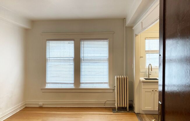 Studio, 1 bath, 335 sqft, $1,385, Unit Unit 311