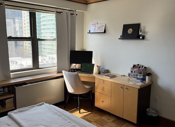 3 beds, 2 baths, 1,500 sqft, $5,500, Unit 7H