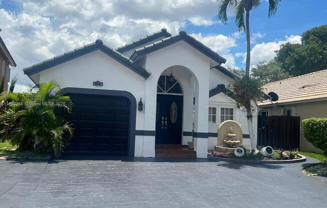 5221 SW 154 PL