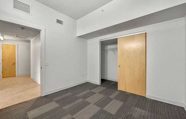 2 beds, 2 baths, 1,000 sqft, $1,200, Unit 601