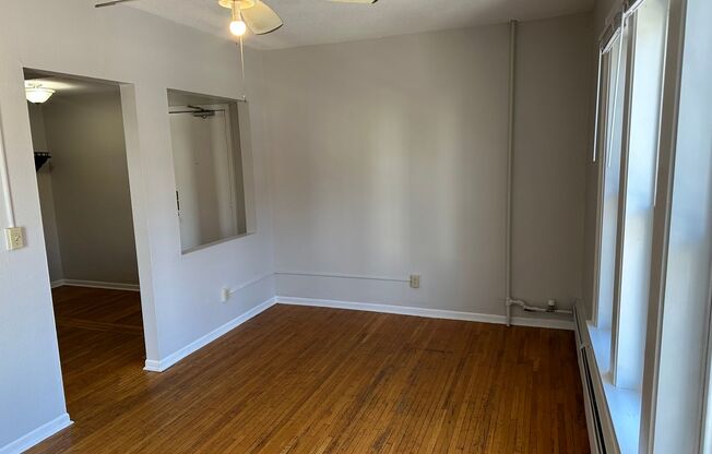 2 beds, 1 bath, 680 sqft, $1,325, Unit 202