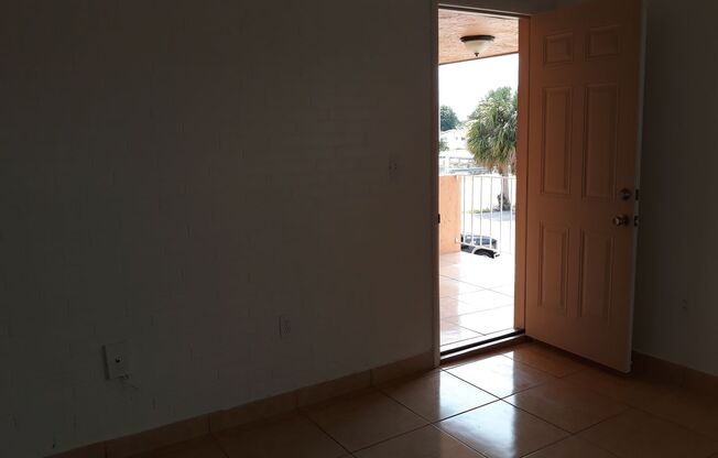 1 bed, 1 bath, 750 sqft, $1,700, Unit A05