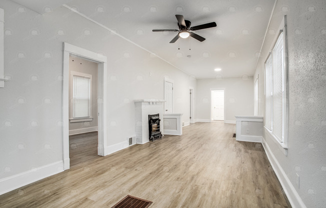 Cozy and Charming Two-Bedroom House with Modern Amenities