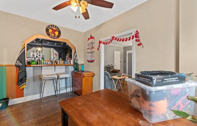 Rare Kenwood townhome, Across from Campus