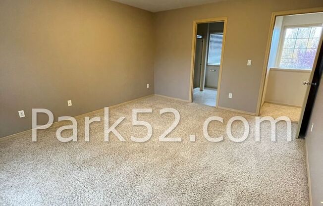 3 beds, 2.5 baths, $2,375