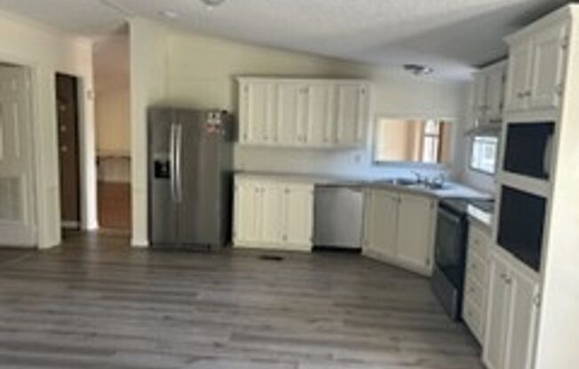 3 beds, 2 baths, $3,200