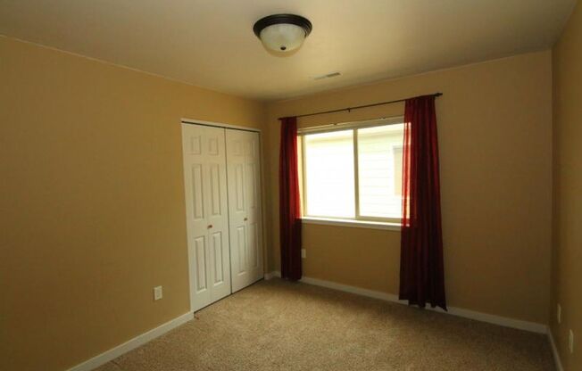 935 Forest Glen Drive