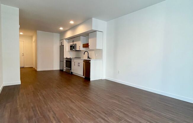 1 bed, 1 bath, 674 sqft, $2,445, Unit 310
