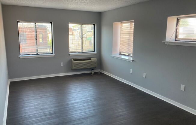 1 bed, 1.5 baths, $1,875