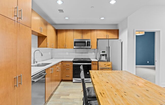 Stunning Modern Luxury 3BD/2BA Condo in Marina Del Ray with 2 Parking Spaces