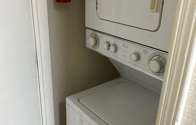 1 bed, 1 bath, 758 sqft, $955, Unit 33