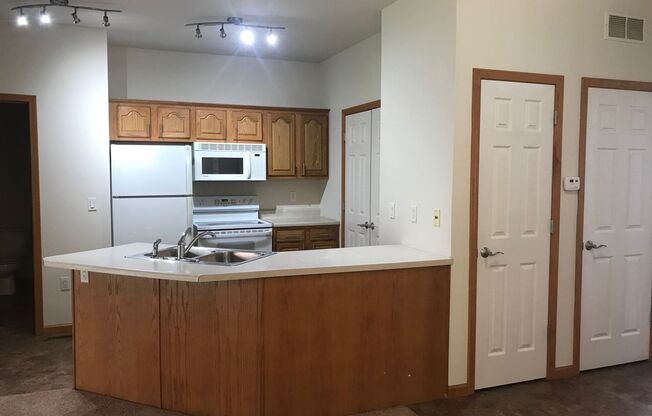 2 beds, 2 baths, 1,125 sqft, $1,270