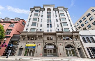 1p685 - 2072 Addison St.