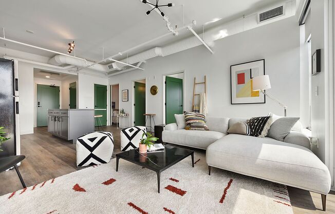 2 beds, 1 bath, 865 sqft, $2,350, Unit Unit 612