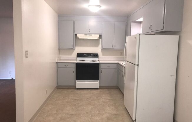 2 beds, 1 bath, 800 sqft, $1,650, Unit 1615 Valle Vista St, Vallejo, CA 94589