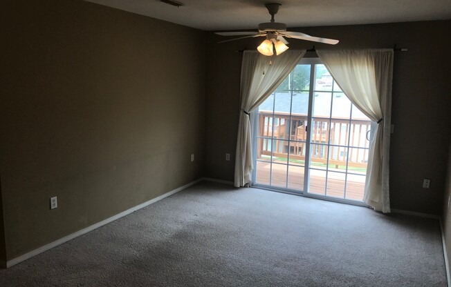 3 beds, 2 baths, $1,100, Unit UNIT C