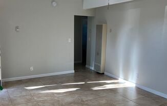 2 beds, 1 bath, 690 sqft, $1,095, Unit 814-B N. Sanders St.