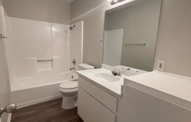 1 bed, 1 bath, 616 sqft, $895