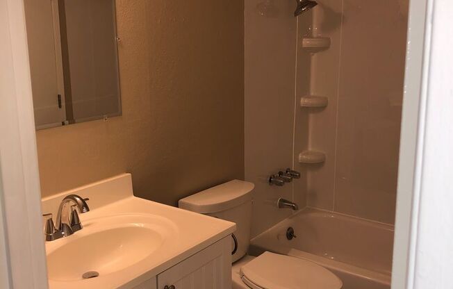 2 beds, 1 bath, 945 sqft, $1,500, Unit 101
