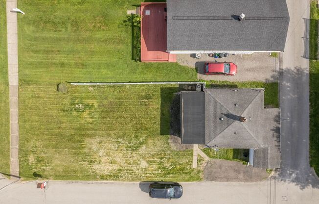 Beautiful 1 bedroom home with BONUS room in Natrona Heights available April 1!