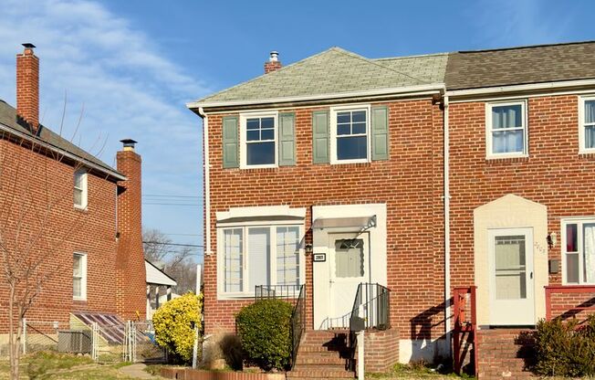 Charming 3 Bedroom/1.5 Bathroom in Essex, MD!