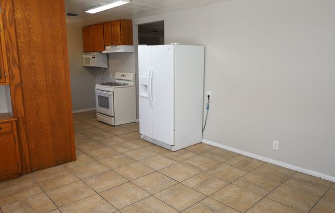 3 beds, 2 baths, $1,650