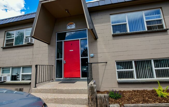 1 bed, 1 bath, 700 sqft, $1,095, Unit Unit 12