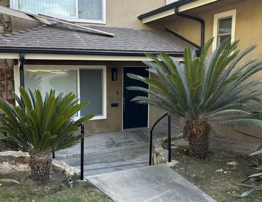 2 beds, 2 baths, 4,423 sqft, $3,700