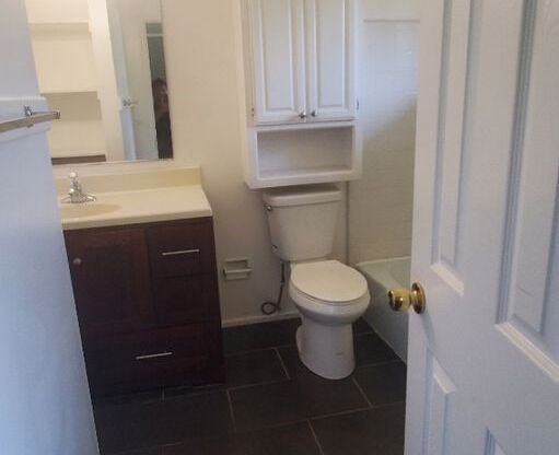 Studio, 1 bath, $750, Unit 22