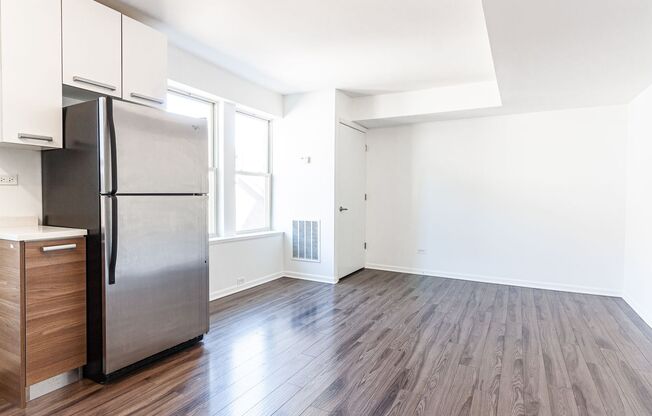 1 bed, 1 bath, $1,700, Unit 4F