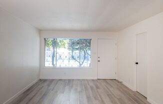 2 beds, 1 bath, $2,550, Unit 2